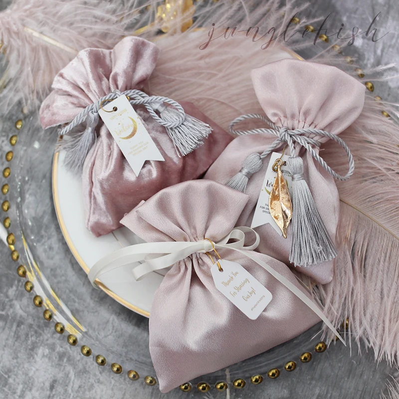 Elegant Pink Theme Wedding Candy Boxes Gift Cases Velvet Fabric Gift Bag Packing Bags Wedding Favor Gift Box Event Party Supply