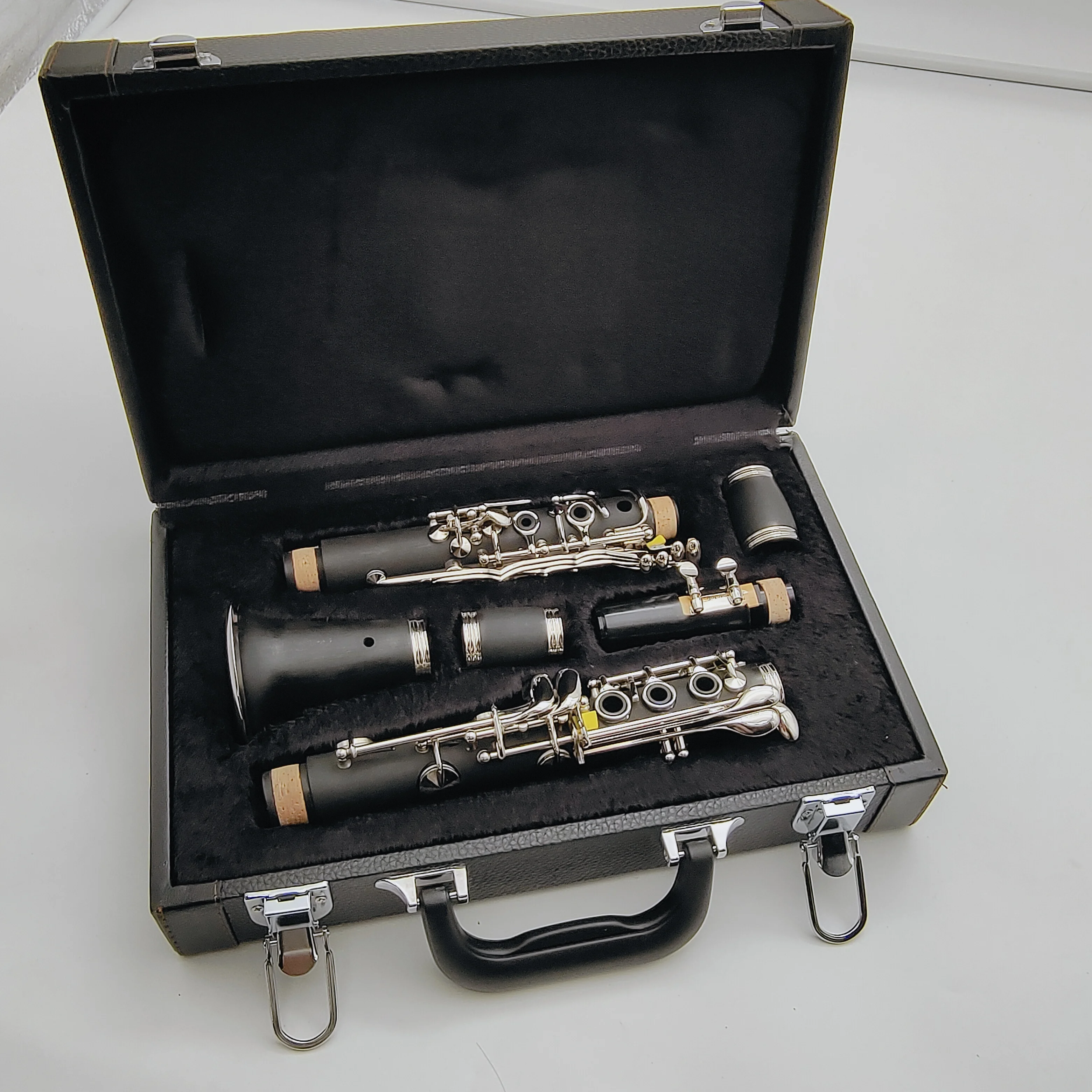 

New Arrival Clarinet C Tune Ebony Wood or Bakelite Sliver Plated Keys With Mouthpiece Free Shipping