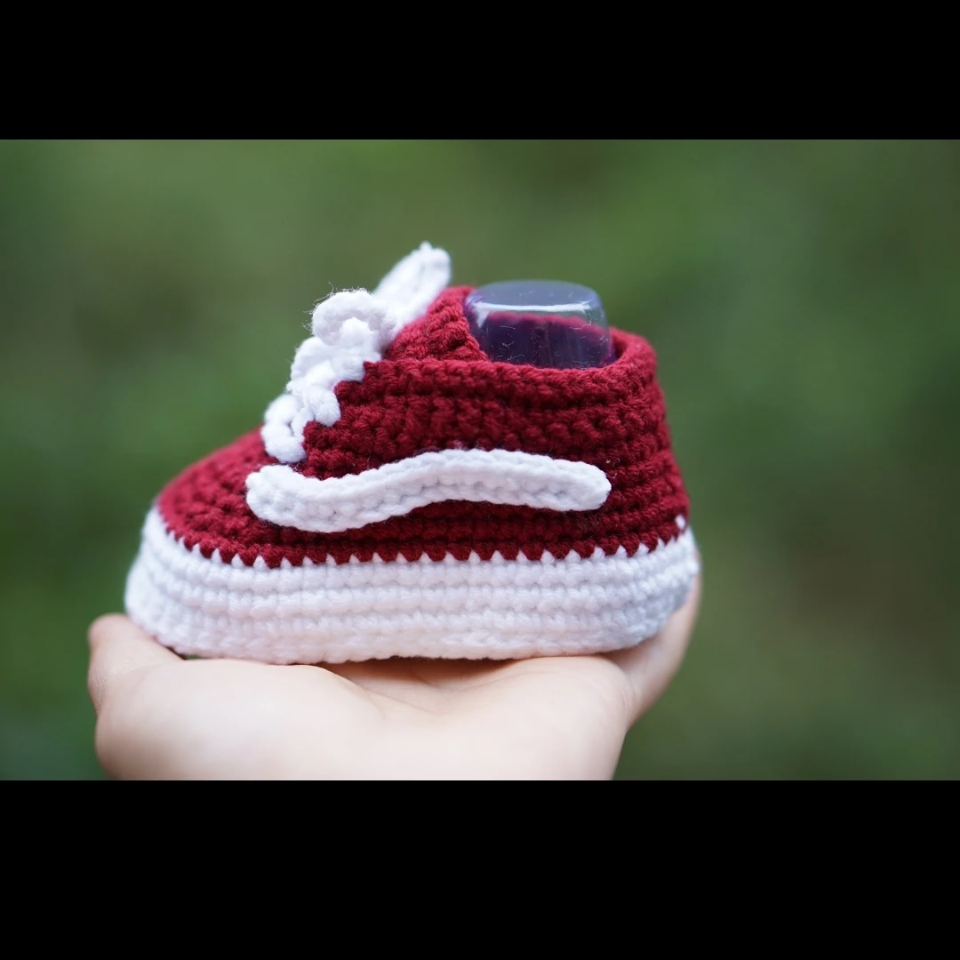 QYFLYXUEHand Made Knitting Wool Crochet Baby Shoes And Socks Sports Baby Shoes