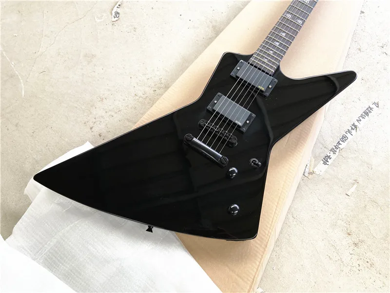 Black profile-shaped electric guitar fixed bridge snake inlays can be customized for free shipping