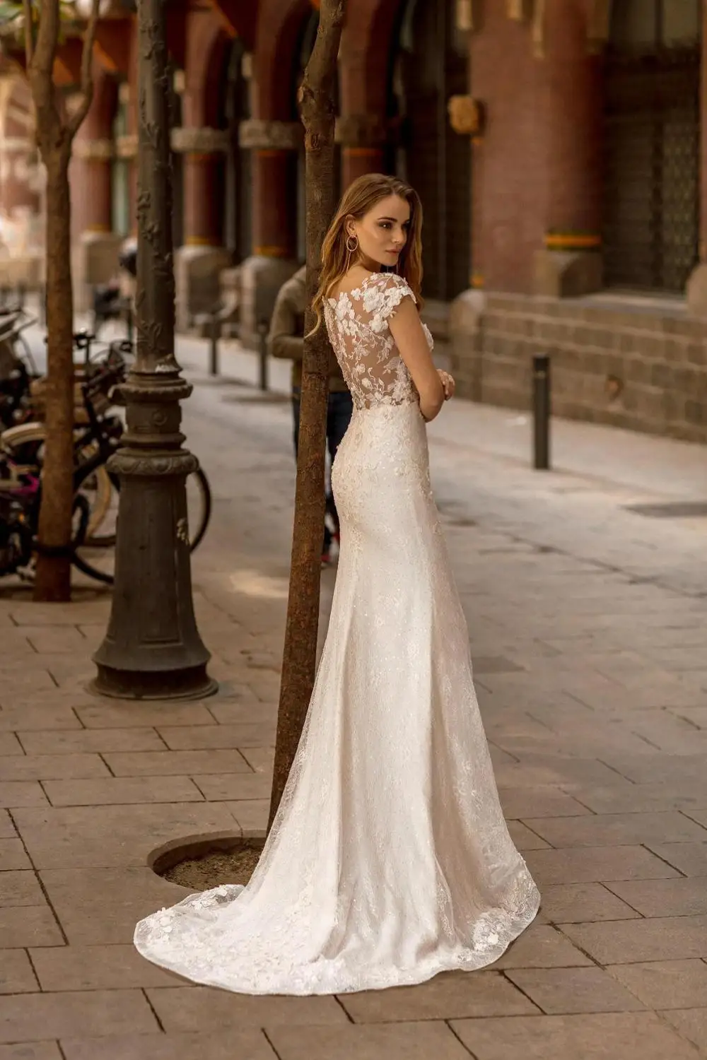 2020 sirène robes de mariée coiffée manches dentelle Appliques robes de mariée sur mesure bouton retour balayage Train robe de mariée