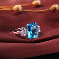 Huitan Bright Sky Blue Stone Women Rings Elegant Female Party Accessories Luxury Cubic Zirconia Female Fashion Jewelry Wholesale