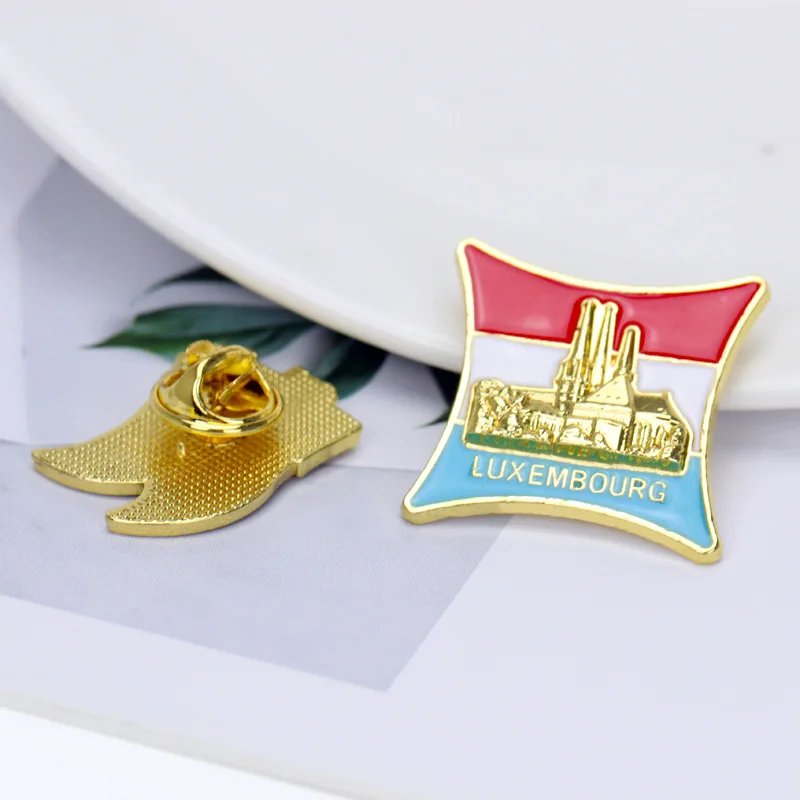 Pins New Germany Czech Luxembourg National Flag Logo Big Ben Building Metal Brooch Bag Decoration Badge