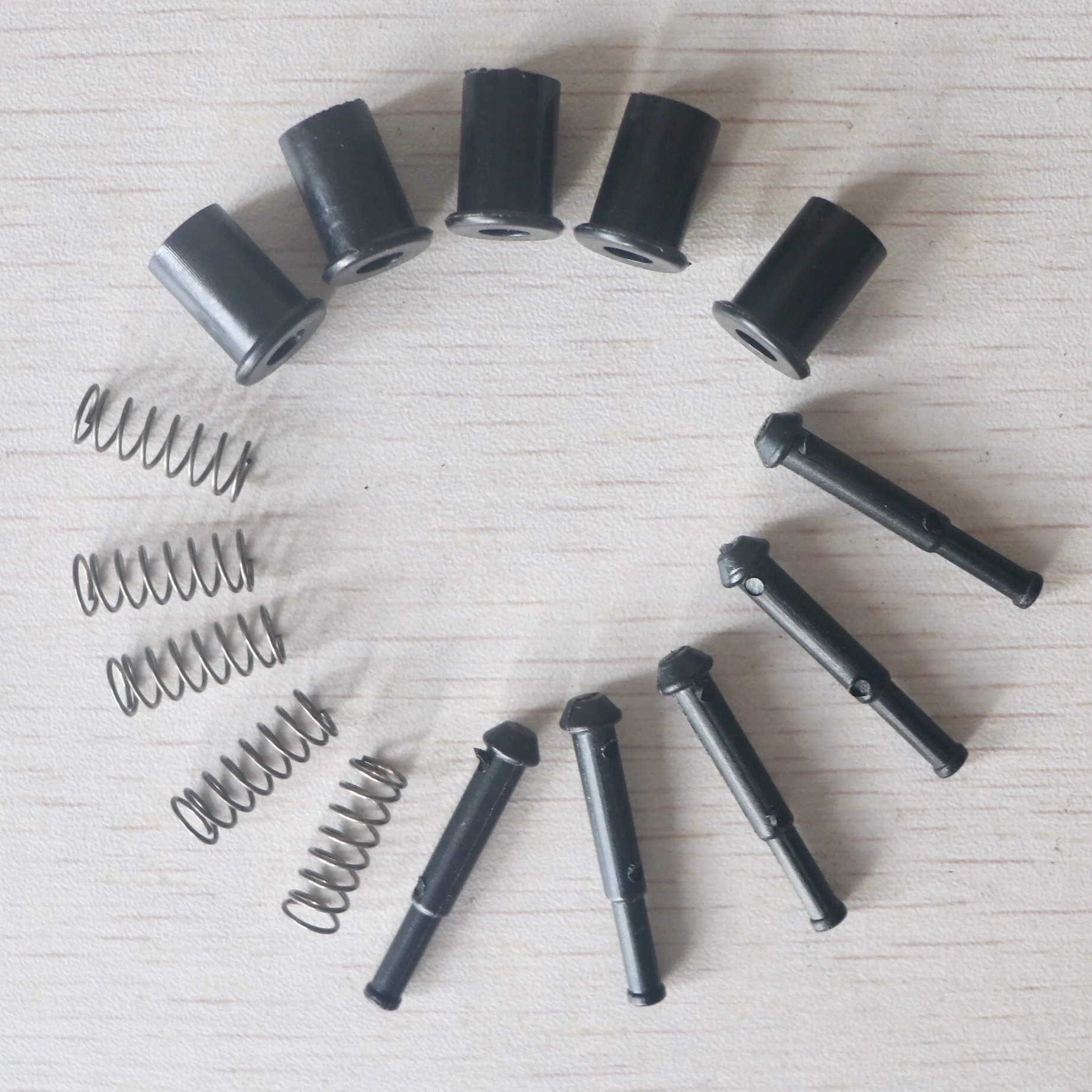 Conjuntos Botão Eixo Pin & Spring & Cap para o Chinês 45cc 52cc 58cc 4500 5200 5800 Chainsaw