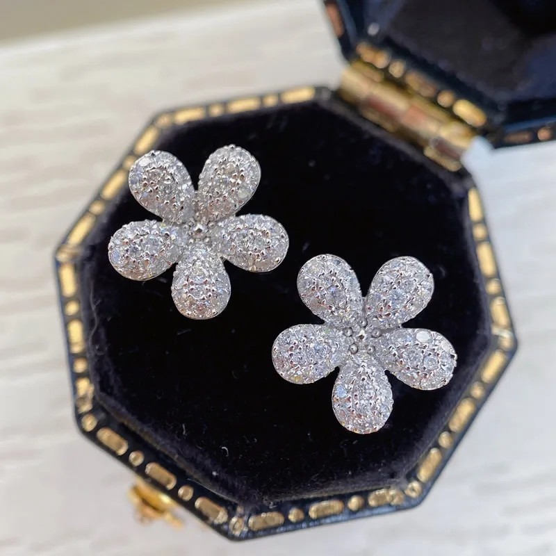 

Aazuo 18K Original Whtie Gold Real Diamonds 0.50ct Fairy Flower Stud Earring Upscale Trendy Classic Party Fine Jewelry Hot Sell