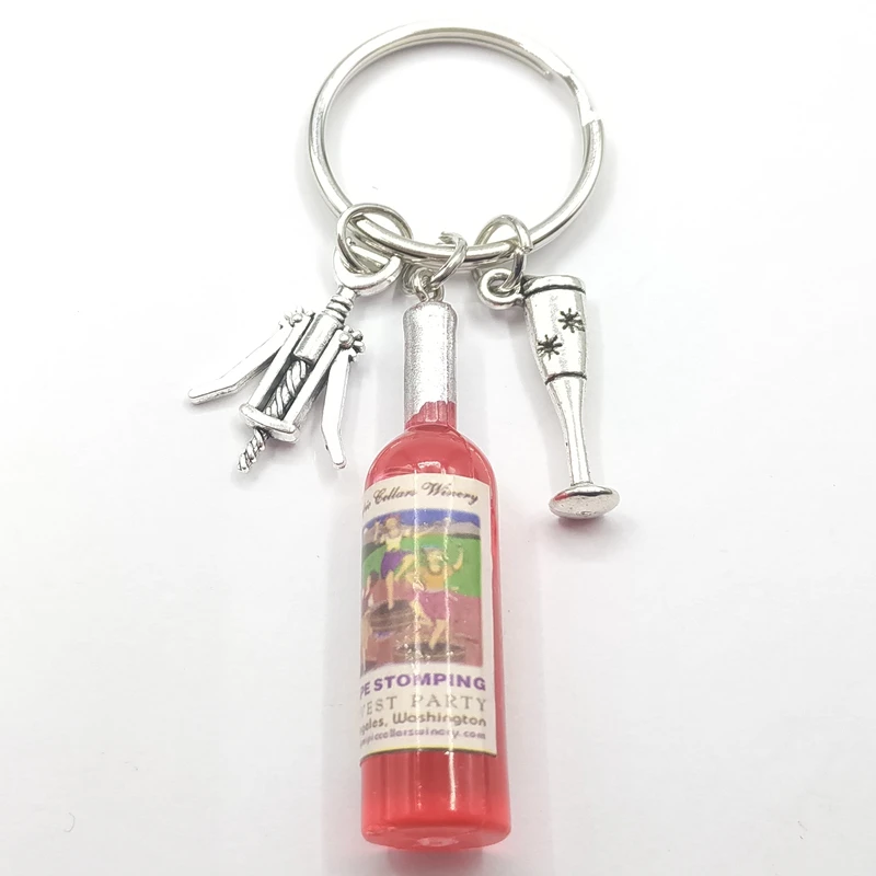 Fashion Wine bottle Charms Keychain Men Vintage Red Wine Bottle Key Ring Chain Jewelry Women Bag Car Trinket Gift Souvenirs