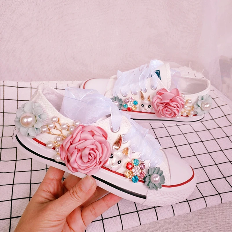 Handmade 3D Flower Girl Low-cut Lace-up Canvas Shoes Women\'s Flat-heeled Shoes Student Wear-resistant Rubber Sports Flat Shoes