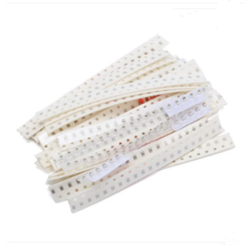 0402 0603 0805 سمد مكثف حزمة 1pF-10uF 3.9pF-22 فائق التوهج تستخدم عادة مكثف حزمة