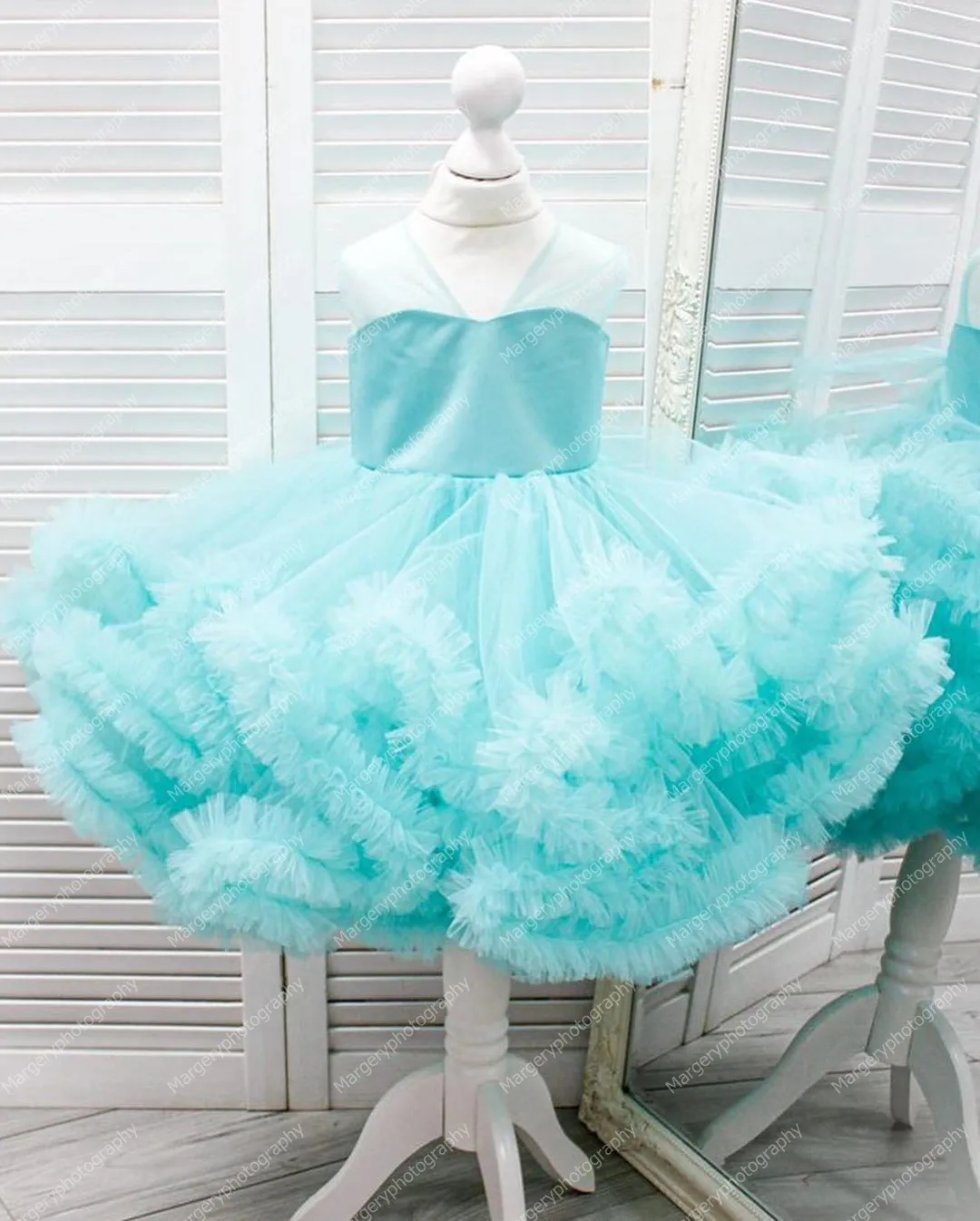 Cute Extra Puffy Light Sky Blue Kids Tulle Dresses   Ruffles Ball Gown V Neck Sleeveless Birthday Party   Photo Shoot Gown