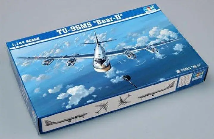 

Trumpeter Model Kit 1/144 03904 Tu-95MS Bear-H