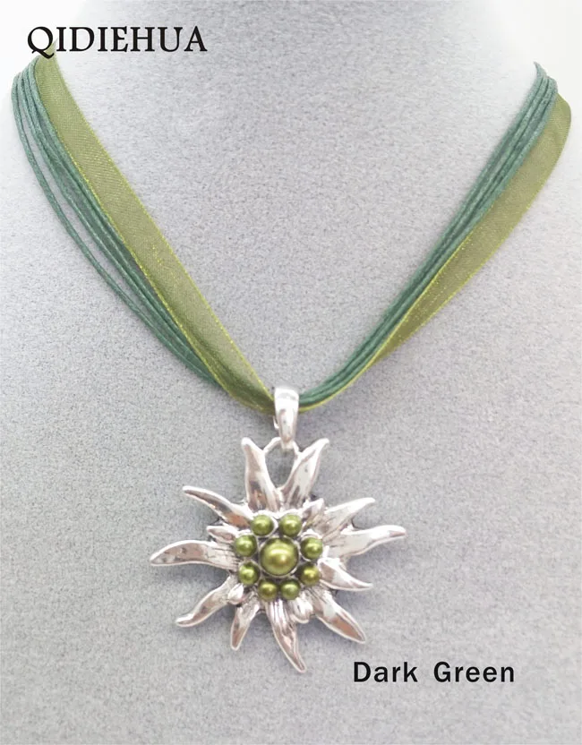 Traditional Bavarian Pearl Necklace Fiona with Rhinestones Edelweiss Pendant for Ladies Costume Oktoberfest Jewelry