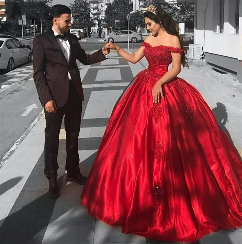 Robe de soirée longue rouge à épaules dénudées, élégante Robe de bal réfléchissante avec des Appliques de perles, 2022