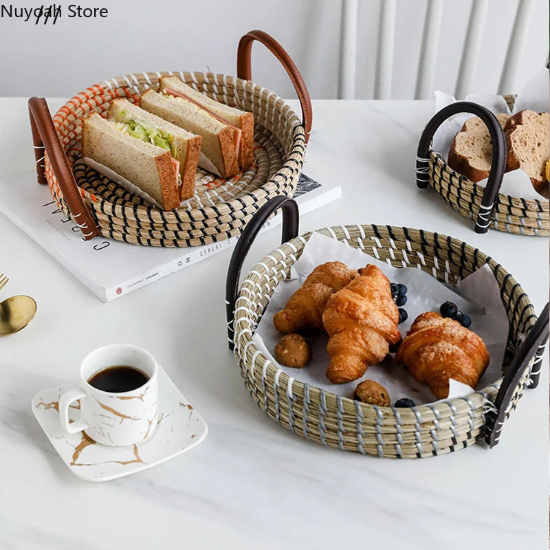 

European Pastoral Style Handmade Rattan Tray Light Luxury Leather Handle Fruit Basket Round Breakfast Basket Bread Basket