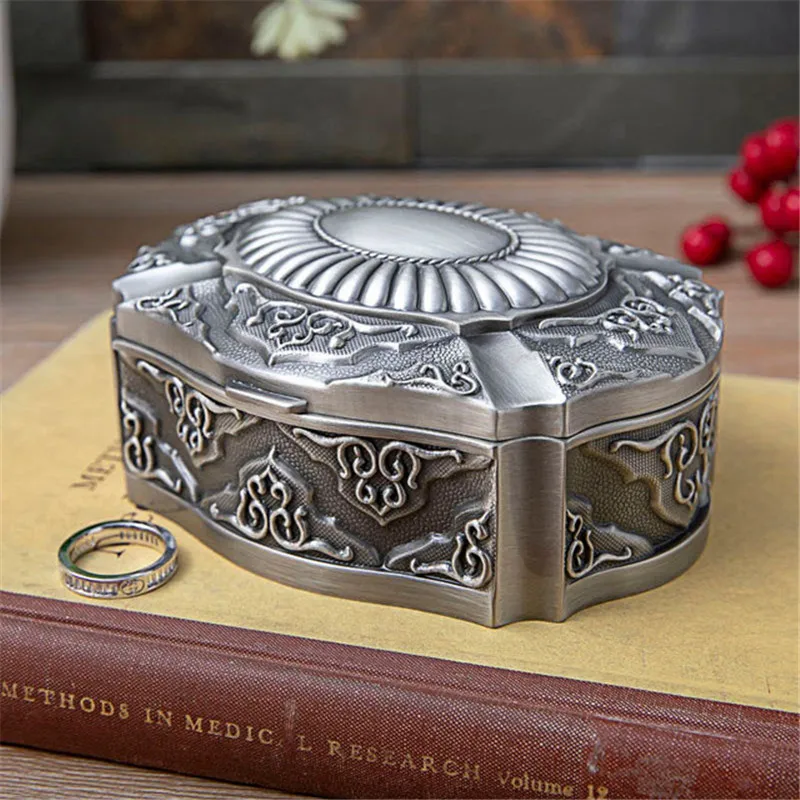 European Style Metal Sun Flower Jewelry Box Retro Elegant Storage Box Necklace Ring Bracelet Jewelry Box Organizer For Women