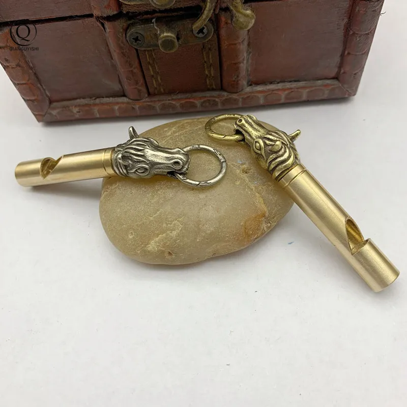 Artesanal de bronze cabeça cavalo apito chaves do carro correntes pingentes das mulheres dos homens ferramentas sobrevivência ao ar livre colares cordão chaveiros encantos