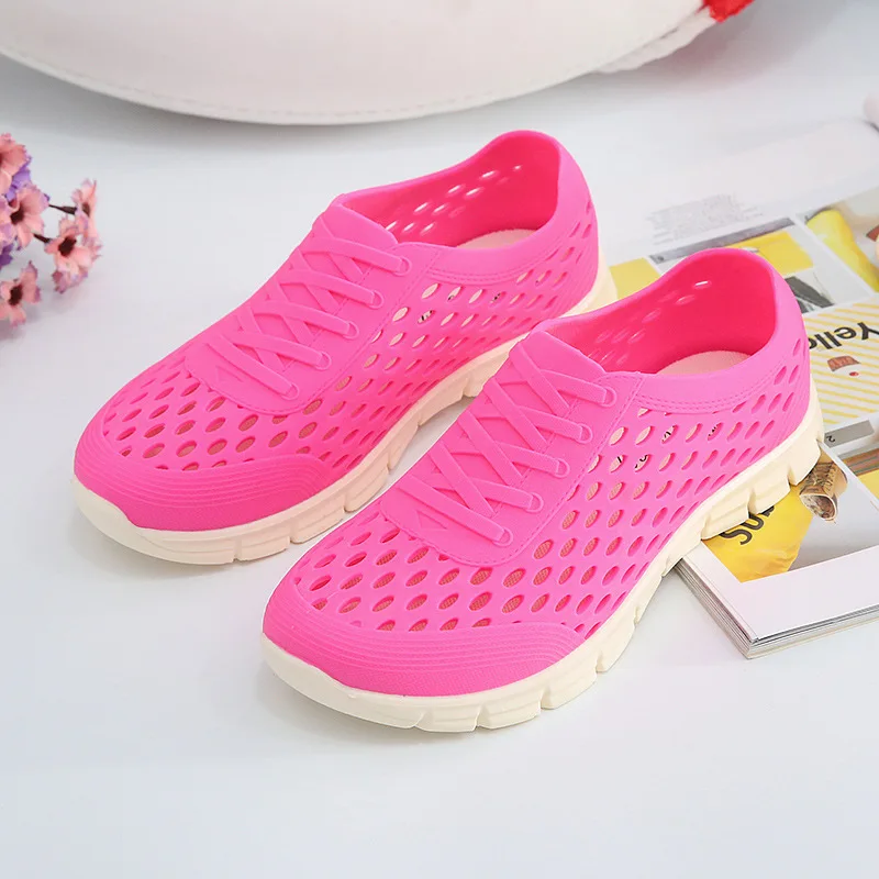Hot Sale Unisex Summer Fashion Hollow Men's Casual Shoes Comfortable EVA Outdoor Men Shoes Couple Ultralight Beach Flat Shoes