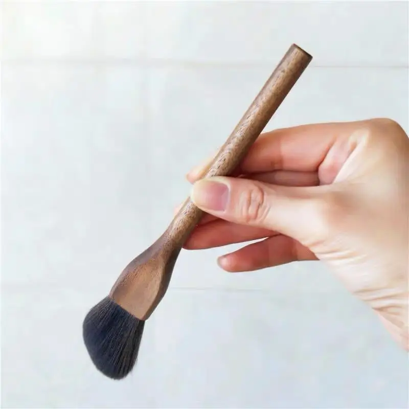 SAIANTTH Super soft handmade antique makeup brushes walnut repairing blush highlight brush Single nature wood cosmetic beauty