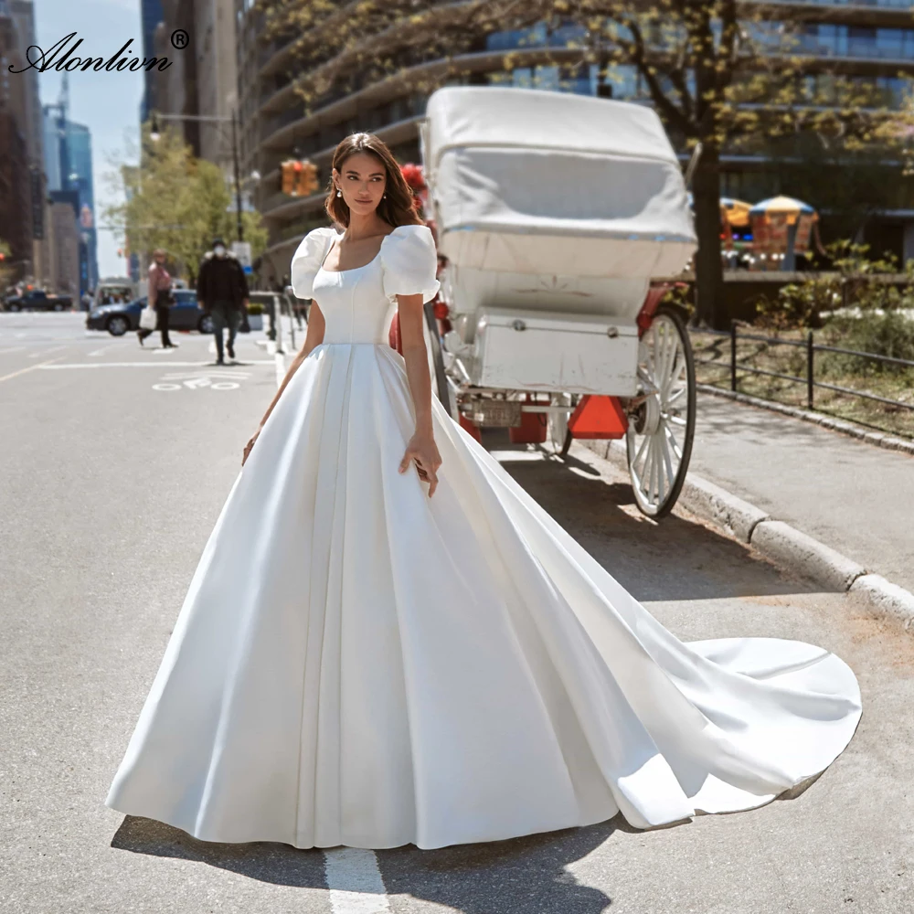 

Alonlivn Square Collar Ball Gown Wedding Dress Court Train Lustrous Satin Princess Bridal Gowns