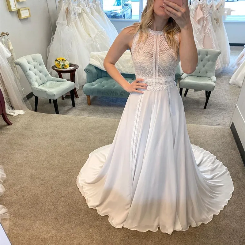 LSYX-Robe de mariée bohème élégante pour femme, appliques en dentelle, col rond, train de balayage en fibre, dos nu, mousseline de soie, design découpé en satin