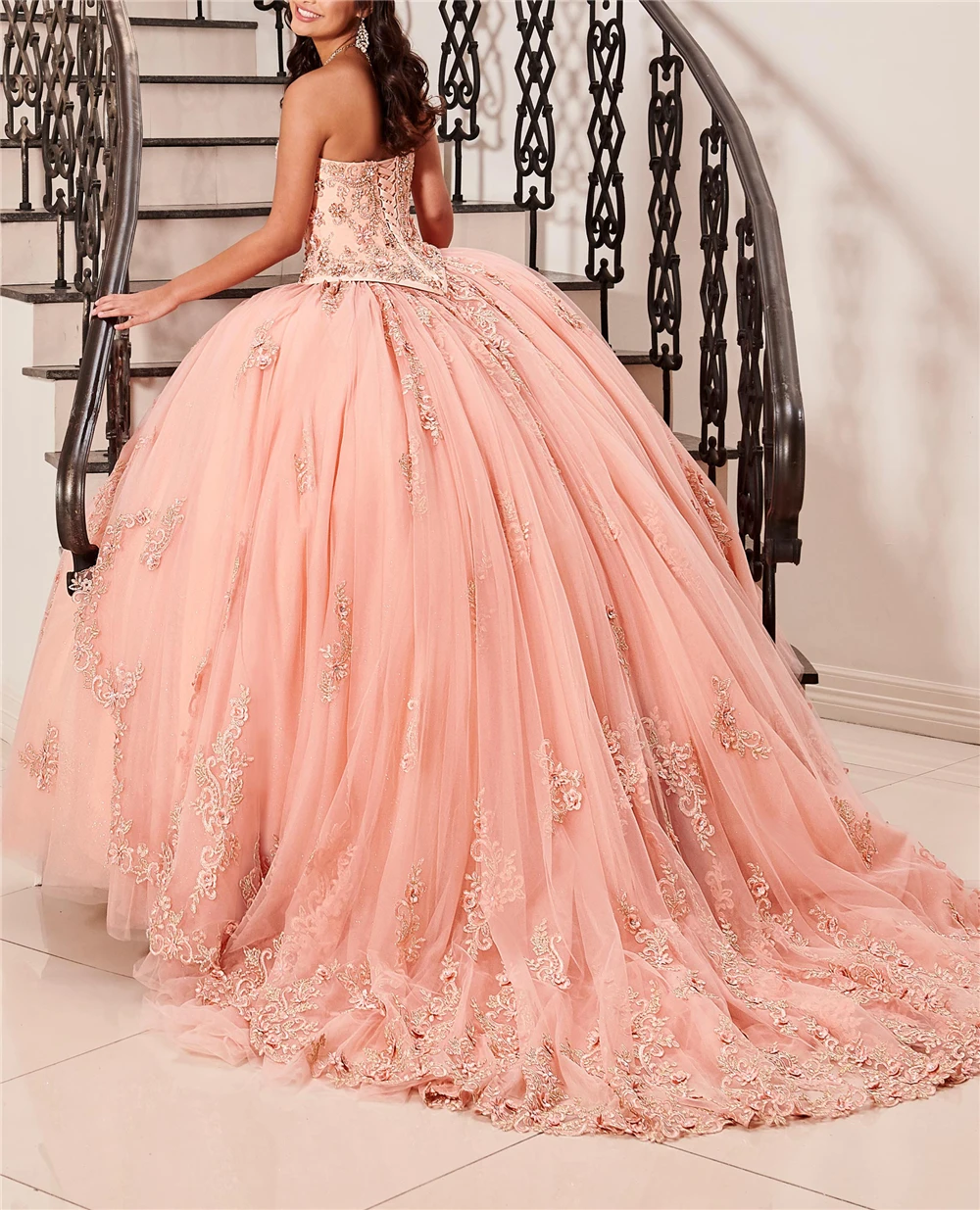 Quinceanera vestidos de baile rosa flores tule apliques cristais tribunal trem vestido de 15 anos laço-up doce 16 vestidos