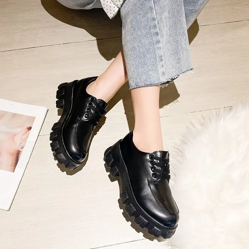 Punk Gothic Oxfords ใหม่ Nice ฤดูใบไม้ร่วงฤดูหนาวรองเท้าผู้หญิง Chunky Platform Creppers สีดำสีขาวรองเท้าหนังสีดำ Plus ขนาด