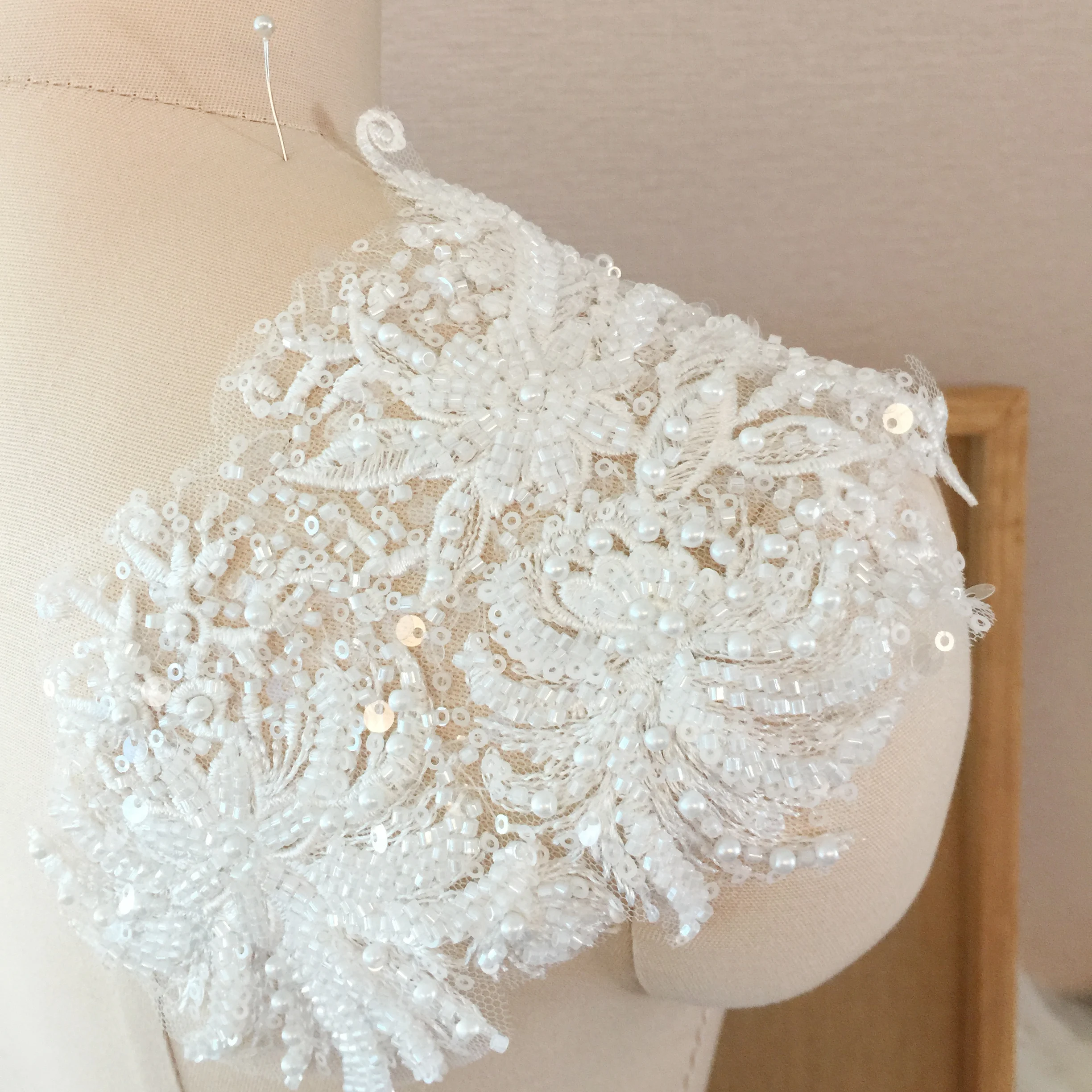 Exquisite 3D Beaded Lace Flower Pattern High-Definition Bridal Wedding Dress Skirt Accessories Headdress Applique