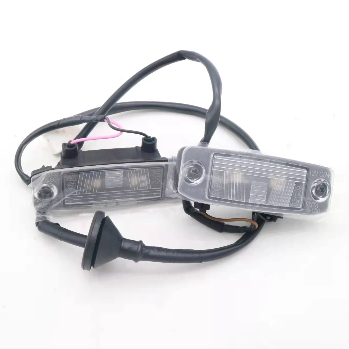 Rear license plate light assembly rear license plate light TERRACAN 2003-2006 OEM 92501H1500