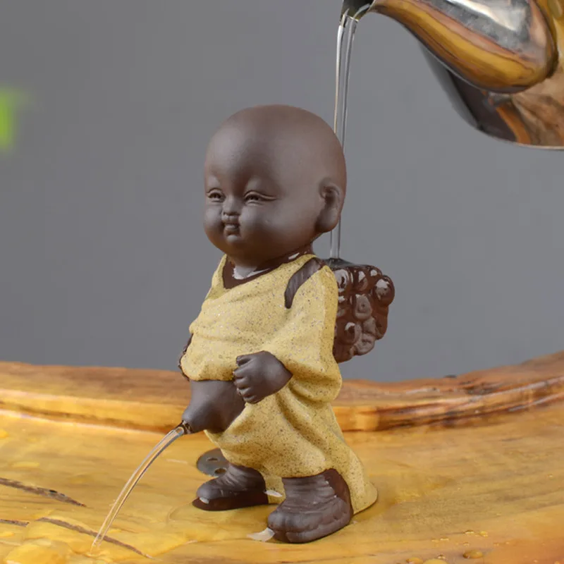 Zisha Tea Pet Strainer Peeing Little Monk Decoration Creative Piss Child Doll Spray Ceramic Character Tea Filter Accessories