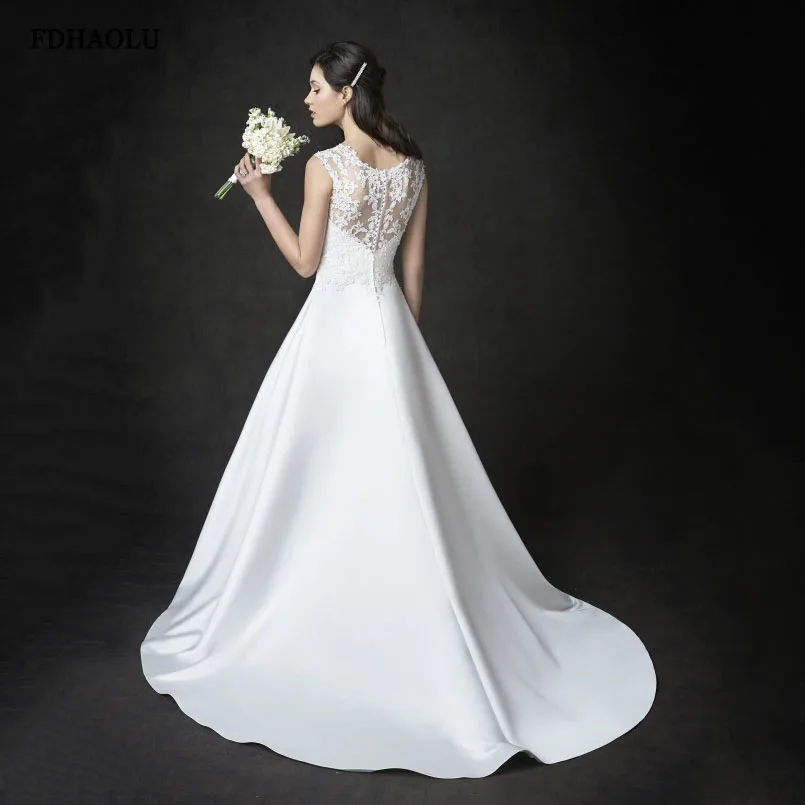 

FDHAOLU FU69 Luxury A-line Wedding Dresses Tulle V Neck Sleeveless Lace Applique Corset Buttons Sweep Train Bridal Gowns