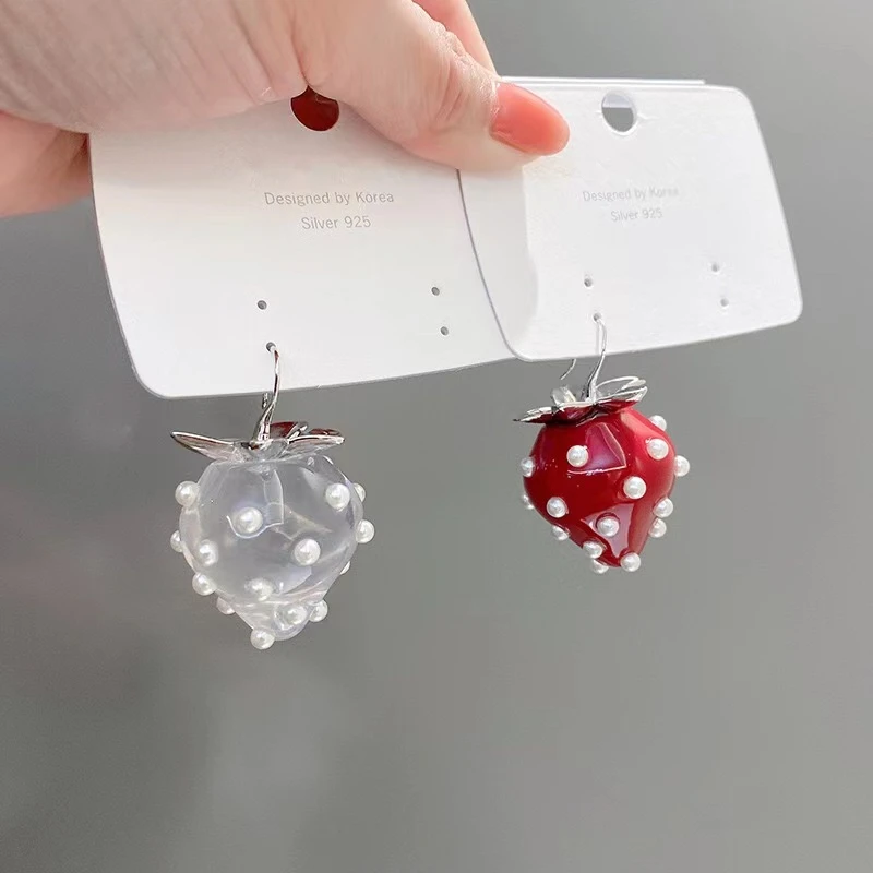 Drop Earrings Sweet Pearl Transparent Resin Strawberry Drop Earrings for Women Girl Cute Red Acrylic Fruit Earrings Jewelry Gift