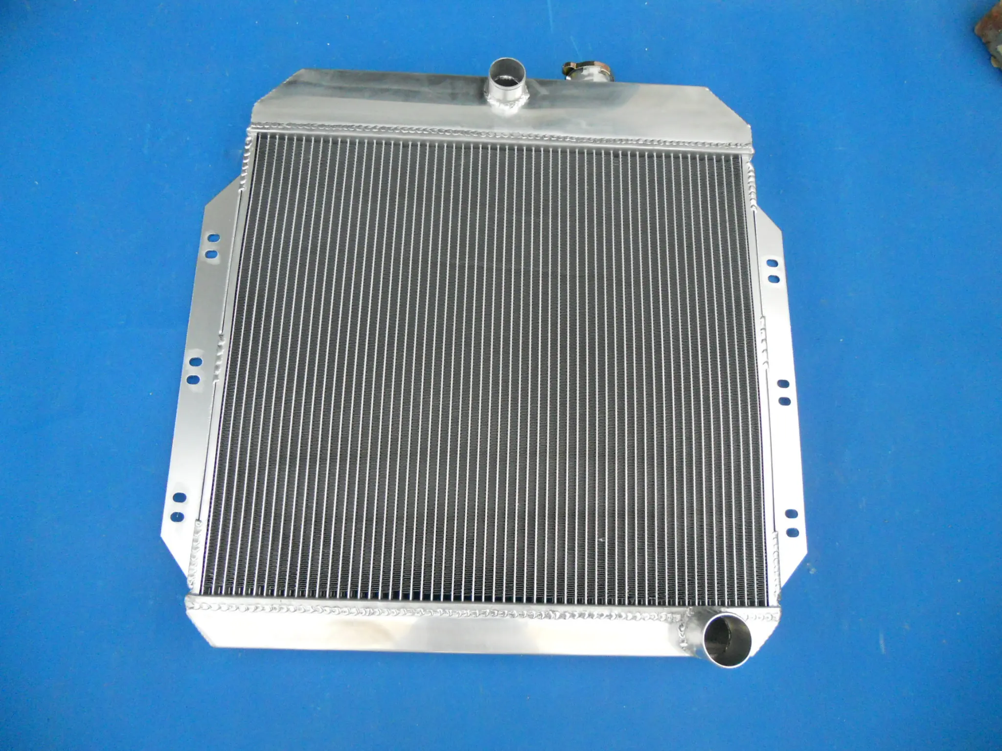 For 2 Row Chevy / GM Truck PICKUP 1960 1961 1962 Aluminum Racing Radiator Manual