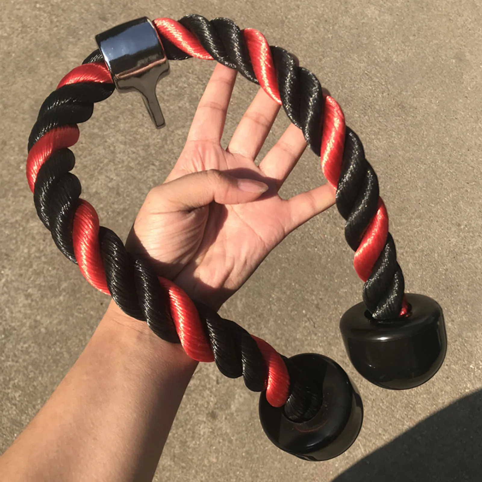 How to Use the Pull Down Triceps Rope for Effective Upper Body Workouts