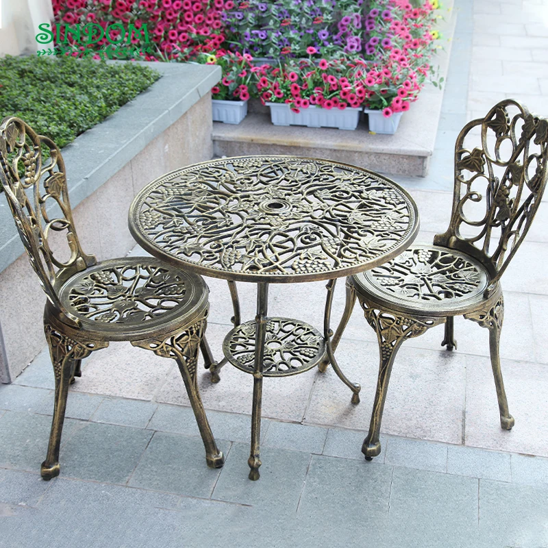 High Quality Cast Aluminium Modern Outdoor Dining Table and Chairs Set