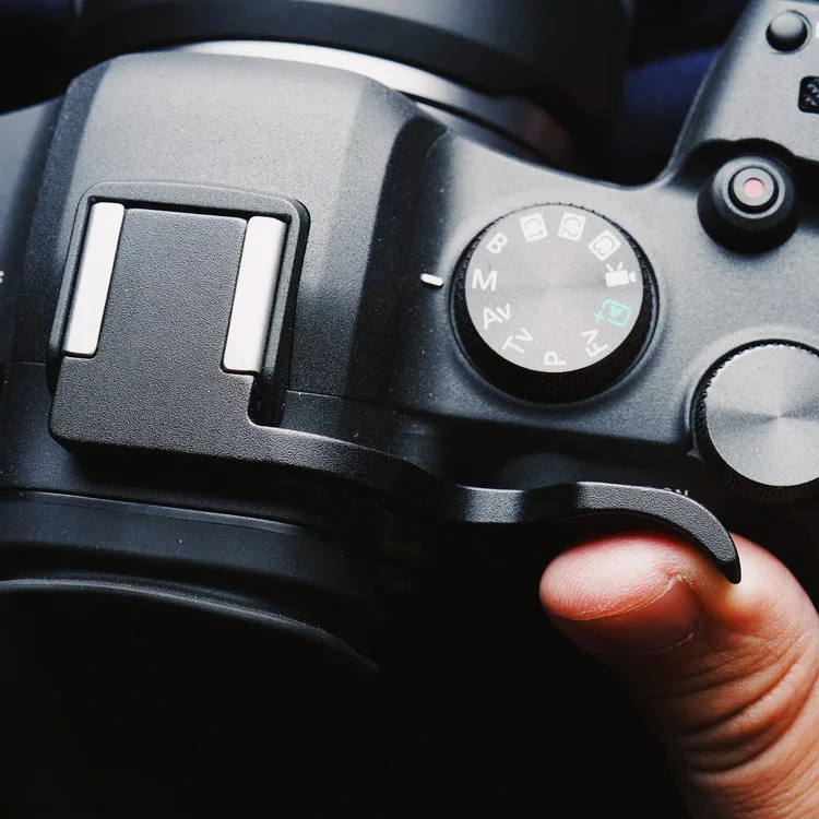 โลหะ Thumb Rest Finger Thumb Grip หนังสติกเกอร์รองเท้าร้อนสำหรับแคนนอน EOS R6 R5