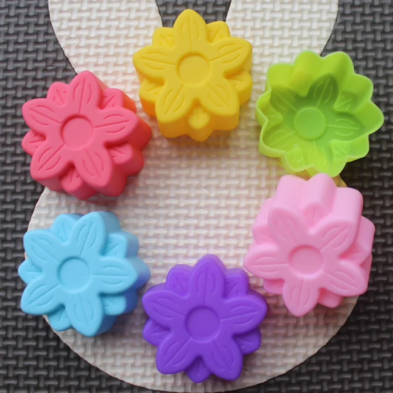 20 pcs/lot 3cm 5cm Food-Grade Silicone Chocolate Mold Pudding Jelly Cake Molds The Two Layer Flower Shaped Soap Mold Bakeware