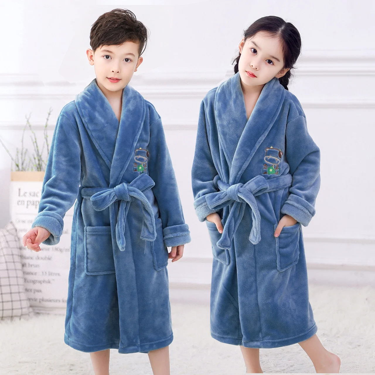 Winter Princess Bathrobe for Girl Flannel Warm Long Robes Boys Soft Cotton Pajamas Casual Kids Sleepwear for 3-14Yrs Bathgrowns