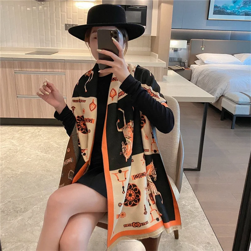 

New Woman Fashion European And American Style Retro Horse Printing Imitation Cashmere Shawl Multifunction Decorate Warm Scarf