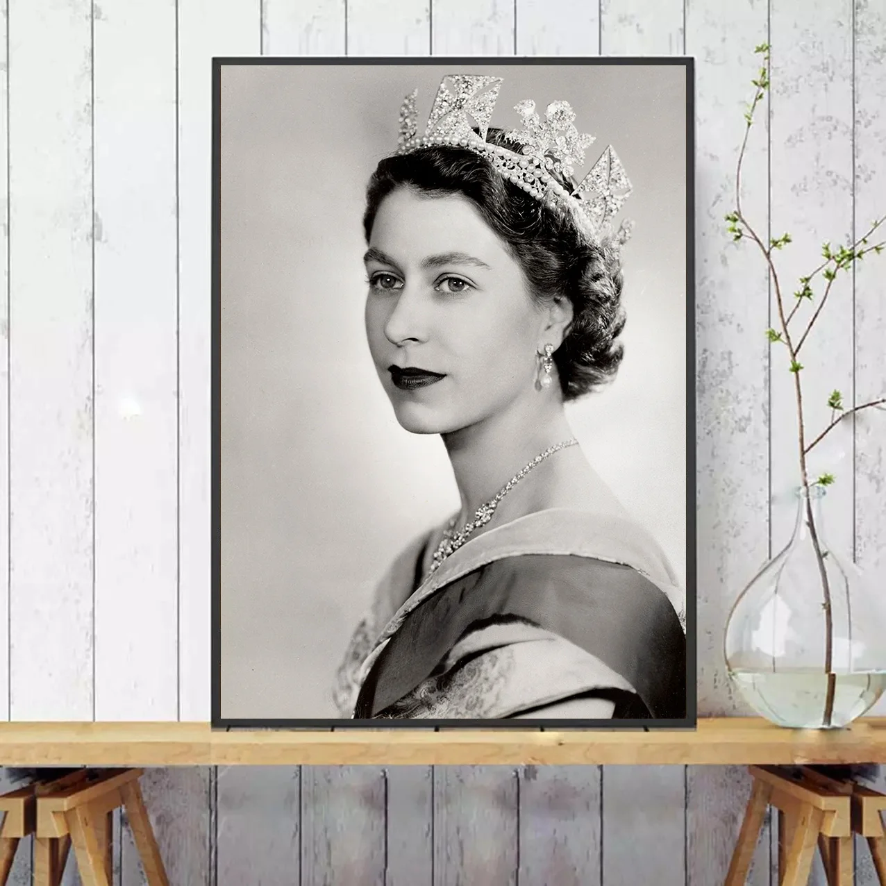 Queen Elizabeth II portrait Posters Prints Canvas Painting High Quality Wall Art Canvas For Bar Living Room Wall Decor Cuadros