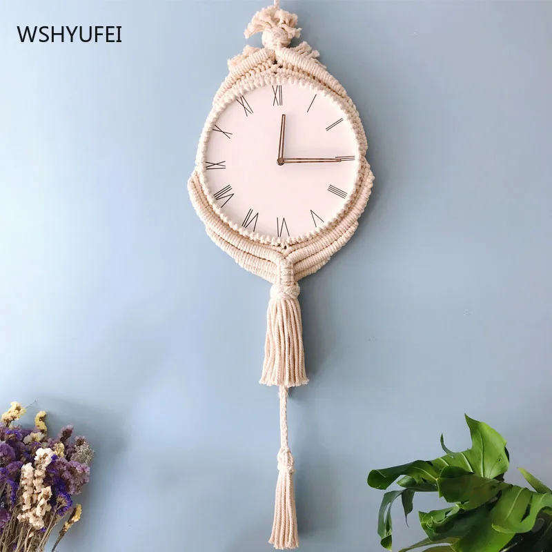 

Nordic creative feather mute wall clock simple and fashionable home clock decoration dill girl heart homestay clock decoration