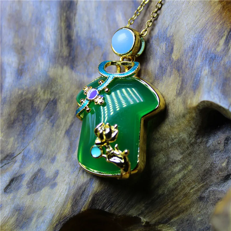 Liemjee Wholesale Fashion Jewelry Green Agate Inlaid Cheongsam Necklace For Women Feature Namour Charm Gift All Seasons