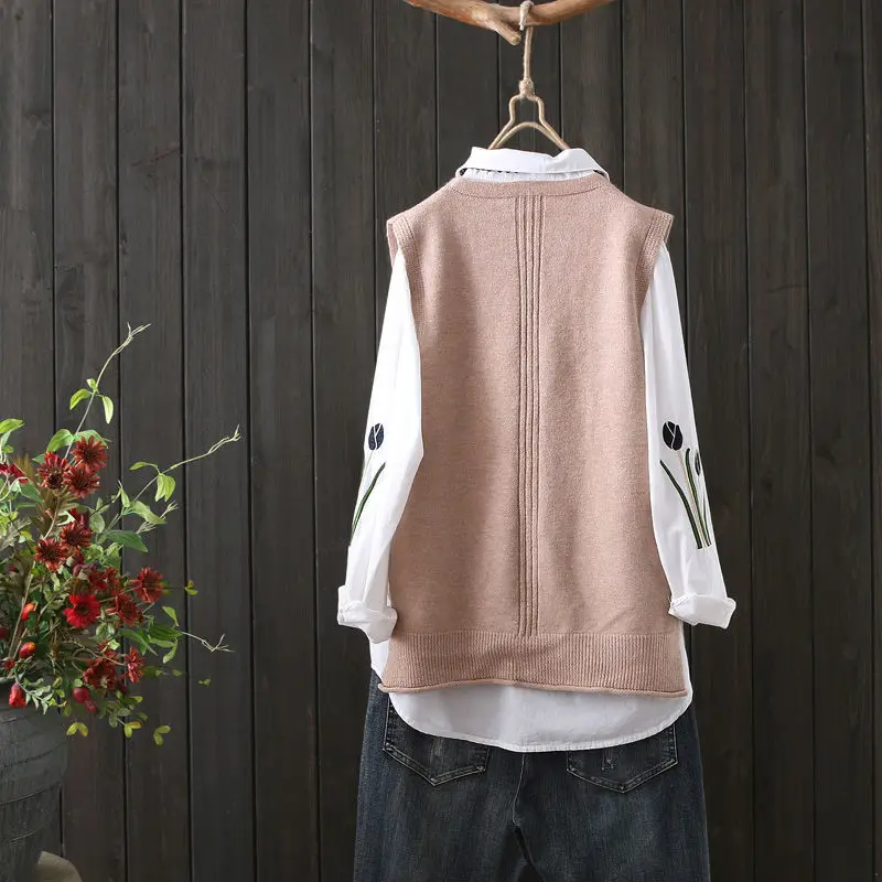 Spring and autumn fashion new western style casual sweater vest knitted women loose sleeveless V-neck all-match blouse