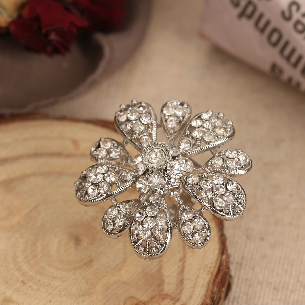 Hui Tan Hollow Flower Ring and CZ Weipu Christmas New Year Party Ornaments Retro Wreath for Women's Wholesale Free Shipping