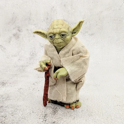 figura-acao-star-wars-master-yoda-4