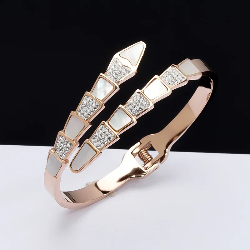 Weiß Shell Snake-Förmigen Ring Armband Mit Der Gleichen Absatz Einfache Manschette Armband Für Frauen Mode Schmuck Zubehör