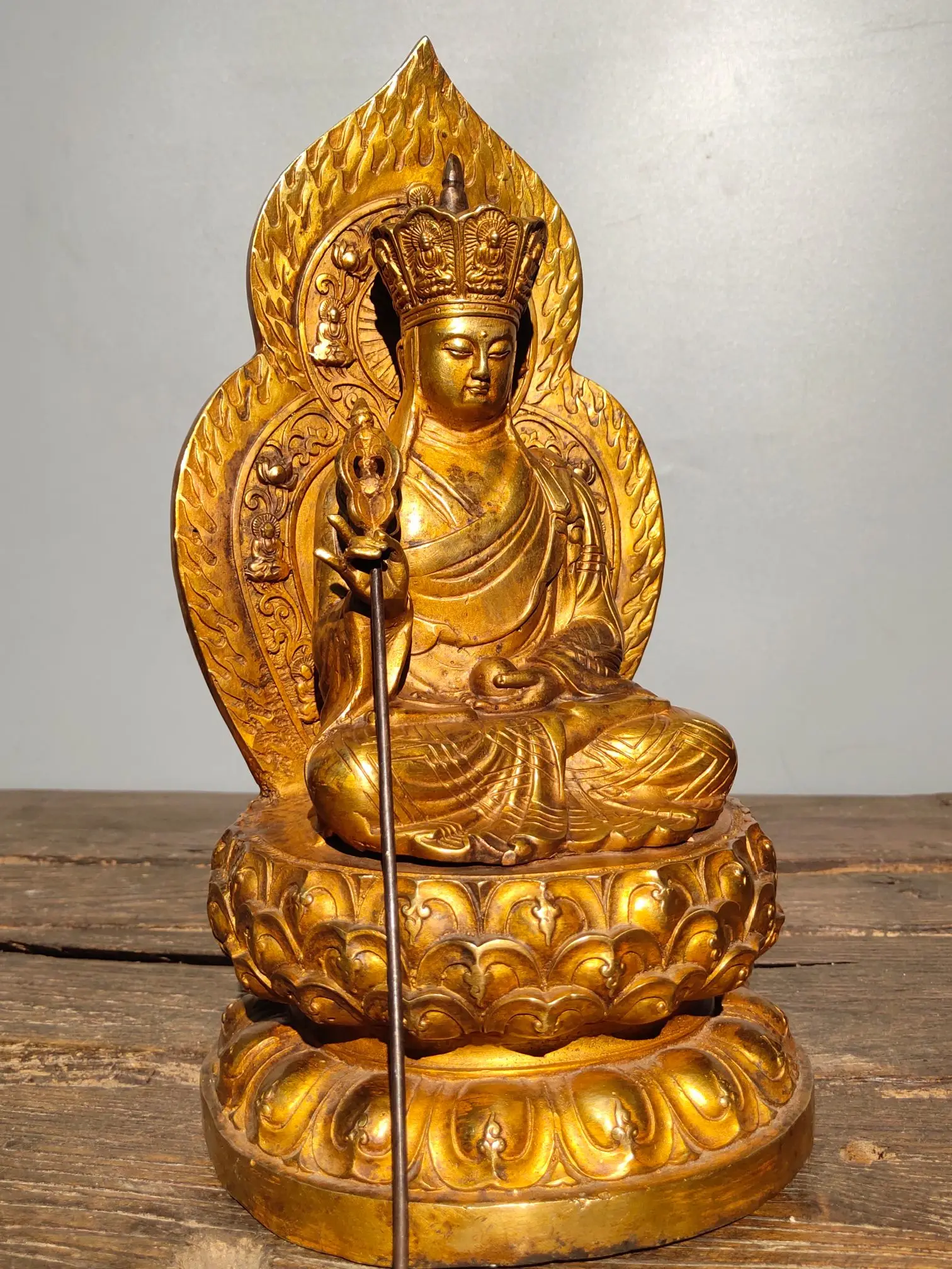 12 "مجموعة معبد التبت البرونزية القديمة المذهبة Ksitigarbha Jizo الضوء الخلفي شرفة بوذا تضمين الحلي بوذا