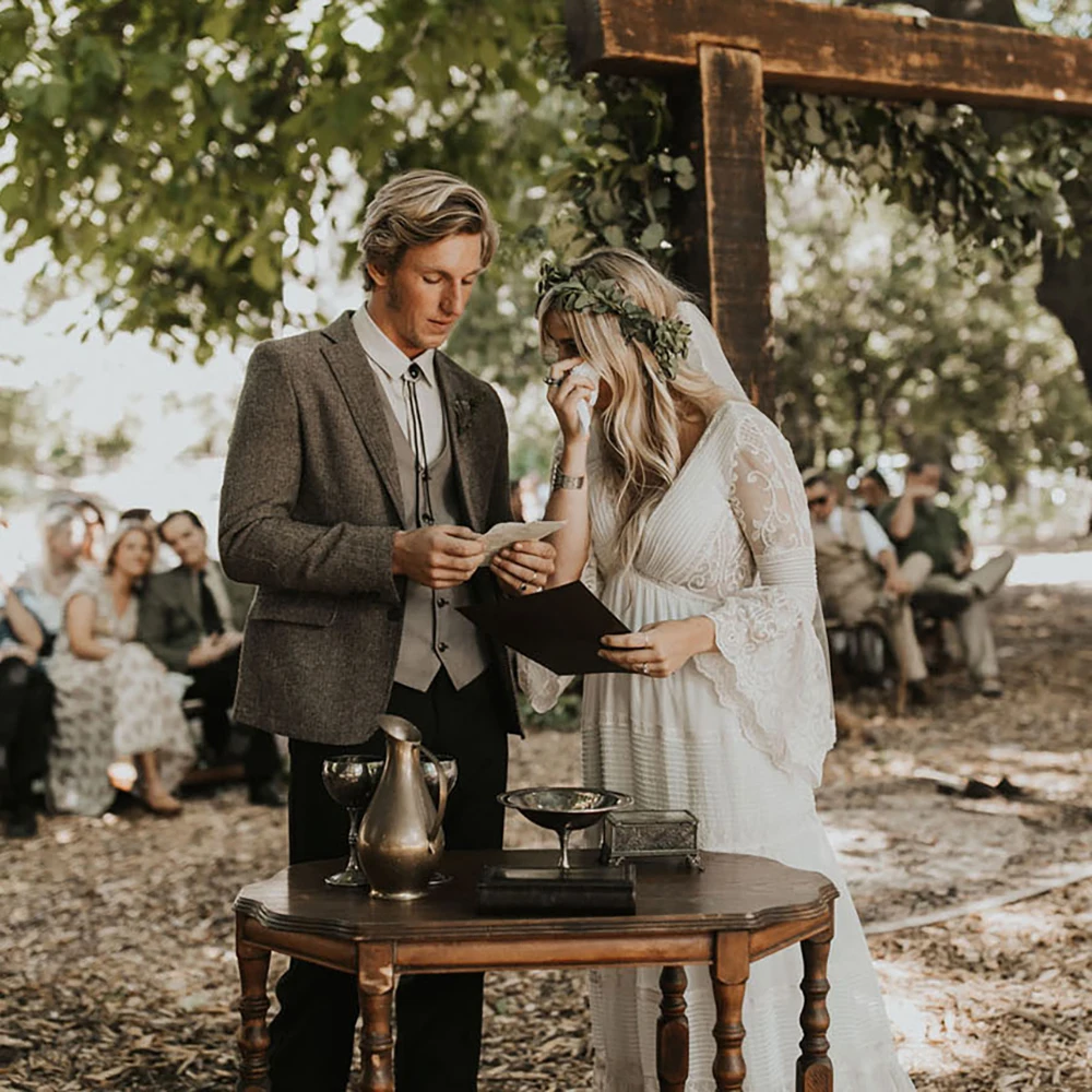 Robe de mariée en mousseline de soie, tenue de randonnée, col en v, dos nu, perles, grande taille, style Boho, ligne A, sur mesure, manches à volants