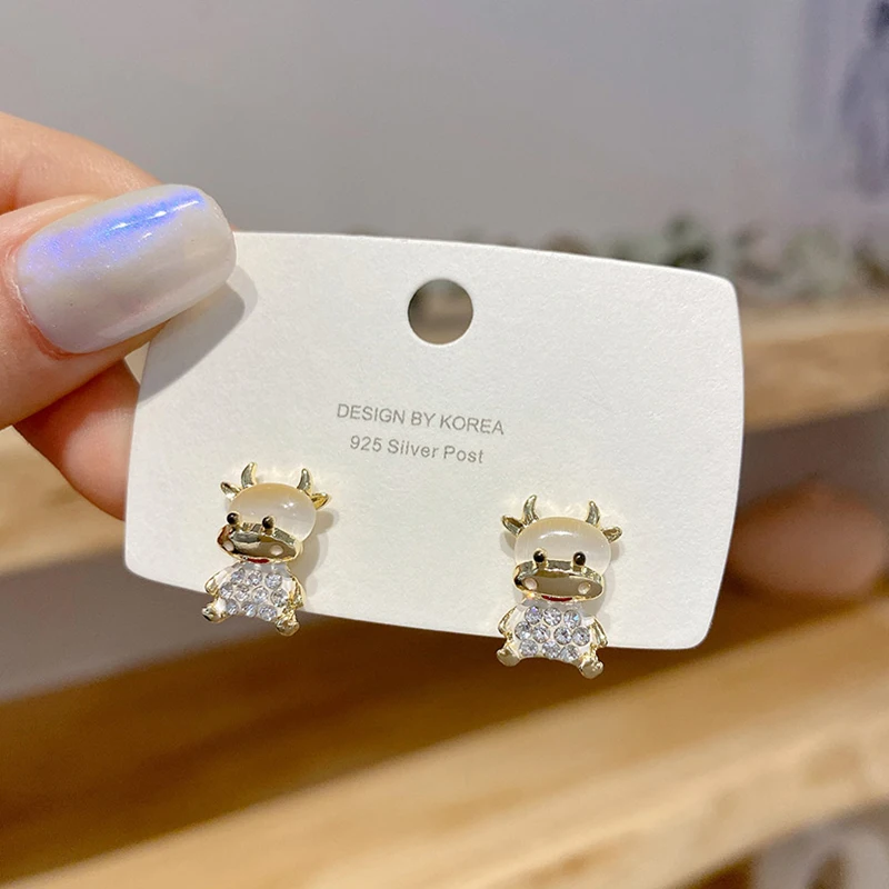 Korean Fashion Personality Cute Charm Opal Cow Statement Stud Earrings for Women Girls Brincos AS900