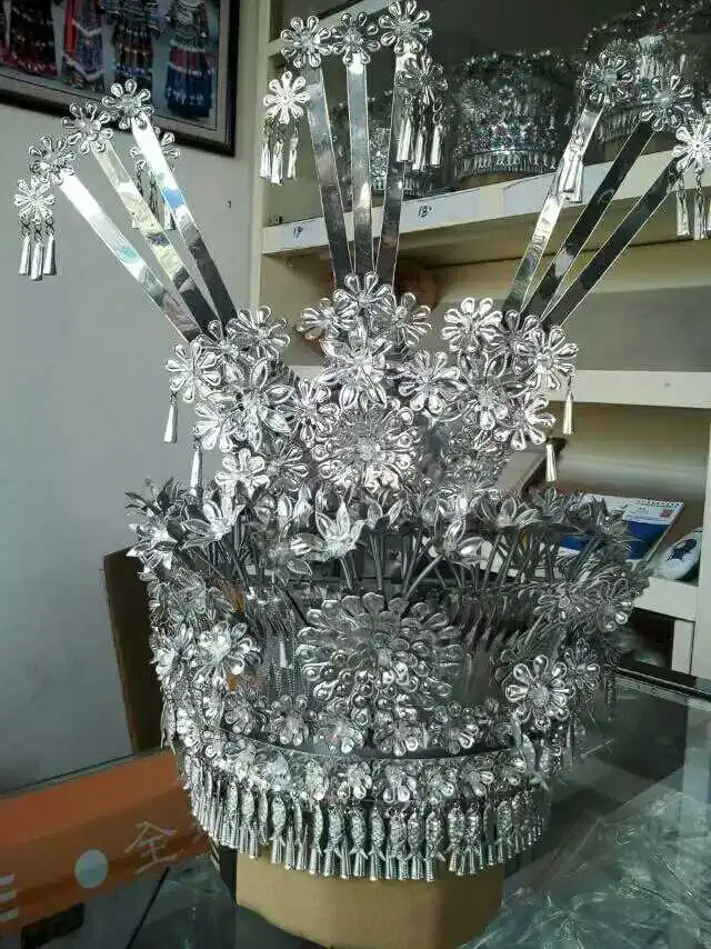 Музыкальное представление, китайская традиционная косплей, вечерние головные уборы, серебряные головные уборы Мяо, народные шляпы