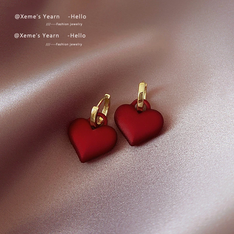 2023 New Premium Frosted Matte Red Heart Pendant Ear Button Korean Fashion Earrings For Woman Party Sweet Elegant Accessories