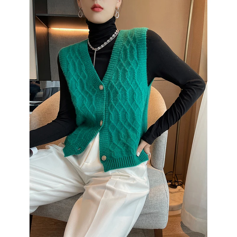 Female No-Sleeve Knitwears 100% Pure Wool Knitted Sweaters Ladies 2021 Winter V-neck Sleeveless Pullovers